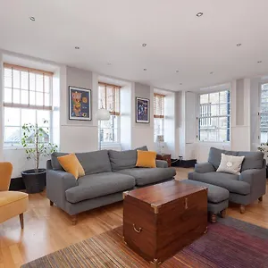 Parliament Sq Apartment Edinburgh