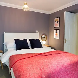 Ceres Newly Refurbished 3 Bedroom In Heart Of Apartment Bath